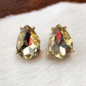 NEW Gold Teardrop Studs Elegant Earrings